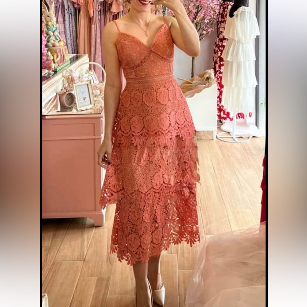 Guipure lace layered midi dress size M